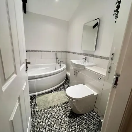 Garden Cottage, Maryholme *